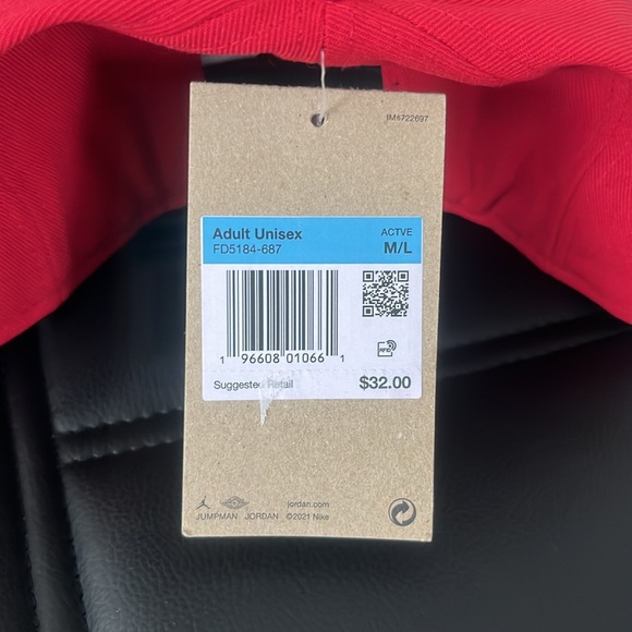 Red SnapBack Jordan Hat (M/L) - Picture 3 of 3